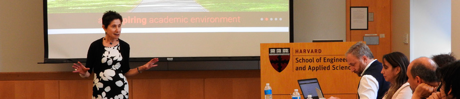 Innovative Leadership: Transforming Higher Education in the Digital Age